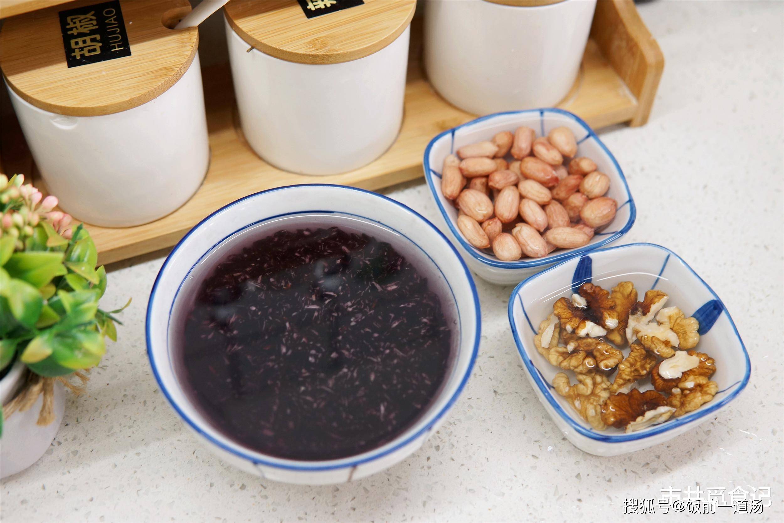 清水|自制“早晨营养球”,3种食材捏一捏,一次蒸好放冰箱,随吃随取,特方便