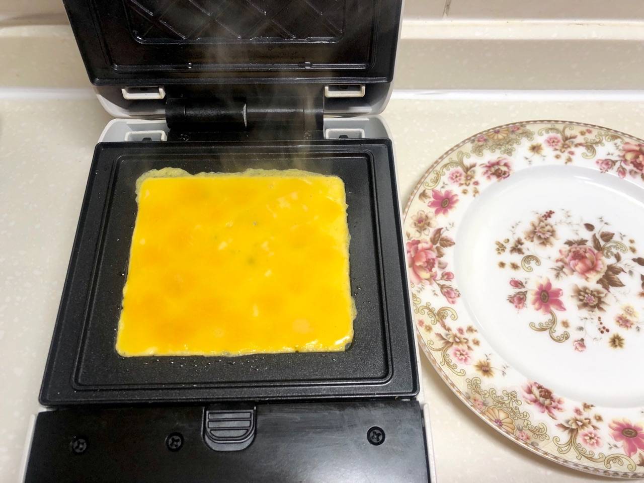 食材|早餐给家人准备个三明治，配上点牛奶，荤素搭配，营养丰富又健康