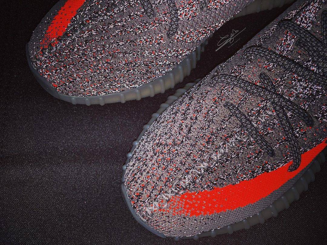 设计|最新实物释出！「灰橙满天星」Yeezy 350 V2 越品越上头
