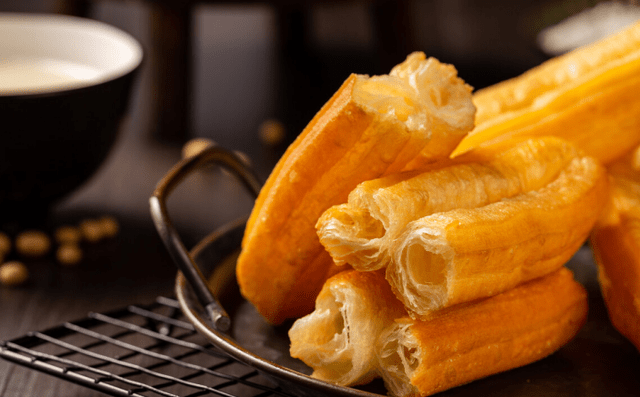 冰菊|被列入“伤身名单”的3种早餐,提醒:肝不好的人,尽可能少吃