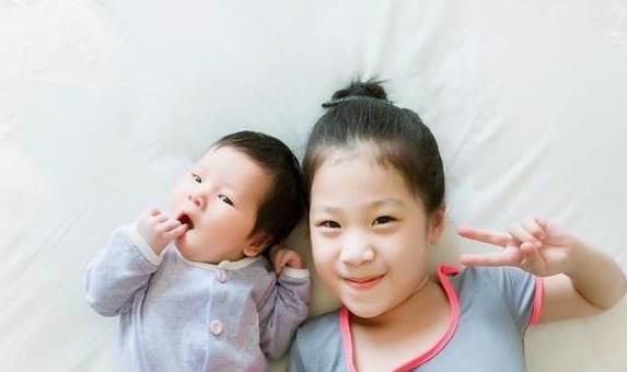 头胎|如果只有一个女儿，你会选择要二胎吗？70、80和90后的回答大不同