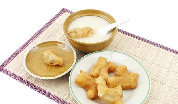 传统|这种传统中国式早餐,非但没营养还对孩子有害,别再傻傻给孩子吃