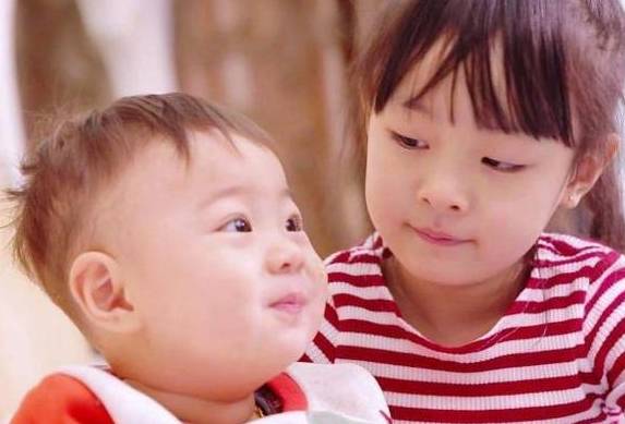 头胎|如果只有一个女儿，你会选择要二胎吗？70、80和90后的回答大不同