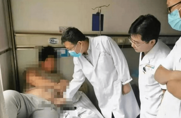 小伙|连灌8瓶饮料！270斤陕西小伙最终被送ICU，究竟是怎么一回事？