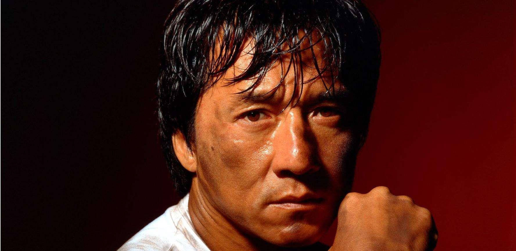 原创网曝成龙未整容前旧照单眼皮被导演嫌太丑一双眼拯救一张脸