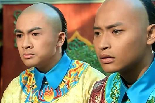 还珠格格:尔康至死不知,尔泰为何把小燕子让给五阿哥,目的卑劣