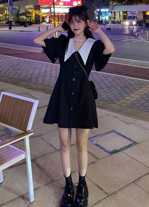 衣领|比碎花裙还要减龄的裙子，衣领的设计往往很重要