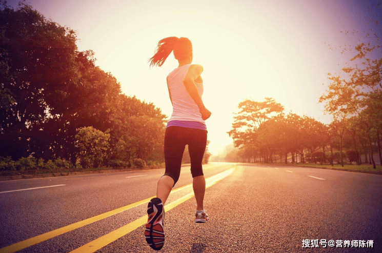 事情|青春期女生身高低于166cm?早起坚持这些习惯有望能长高