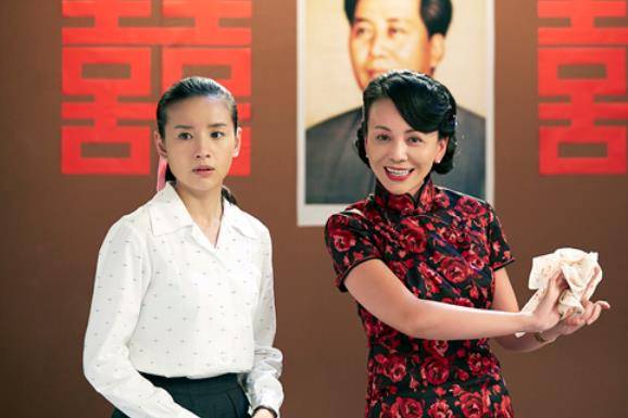 角色|董洁携手张嘉译,新剧造型让人惊艳,一人分饰两角让大家看的过瘾