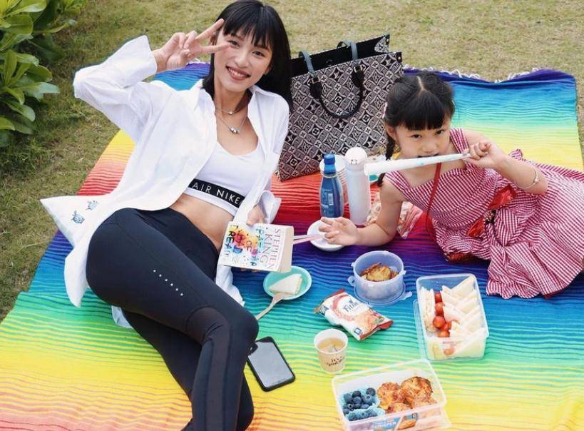 扮演者|电影《梅艳芳》剧照曝光，女主扮演者惹争议，网友：一点不像梅姑