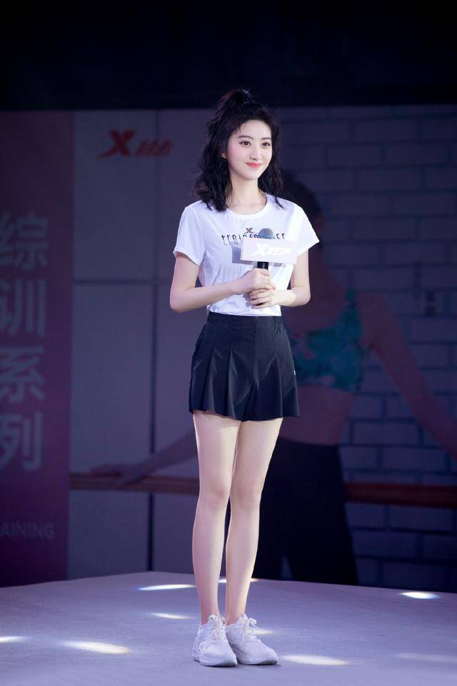 怎么让自己变得有少女感 af2ce52129af475bbe87116991bd7145.jpeg