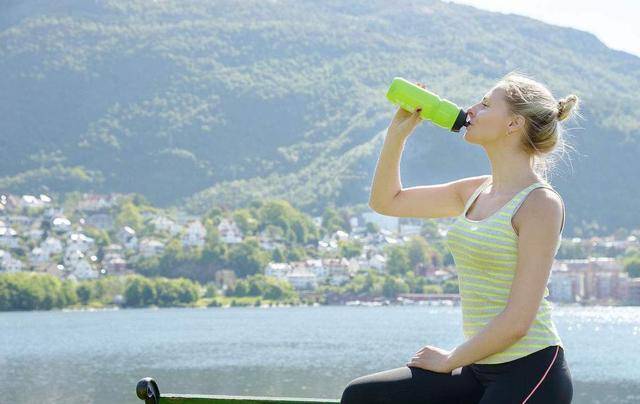 控制|糖尿病患者,应该多喝水还是少喝水?怎么喝水好?听听医生的回答