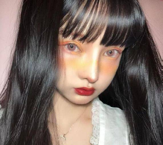 因为|整容有风险！她花了80万整容，还抽掉多根肋骨，最后却变成蟠桃精