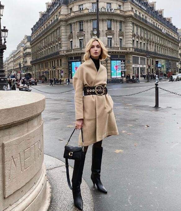 毛衣|简单时髦的法国博主Lucie Mahé 慵懒的法式浪漫主义是她的风格关键词