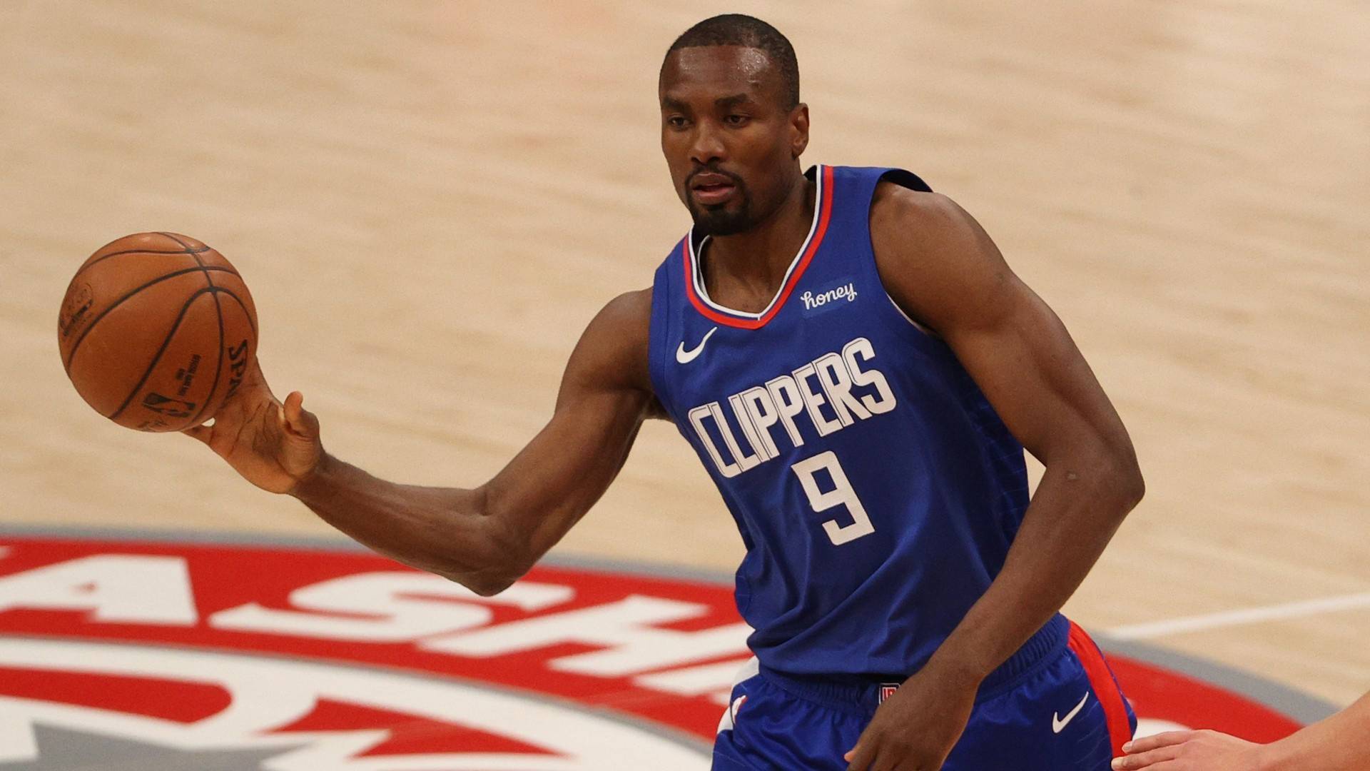 2塞尔吉奥-伊巴卡伊巴卡重返球队的机会完全取决于快船在今年自由球员