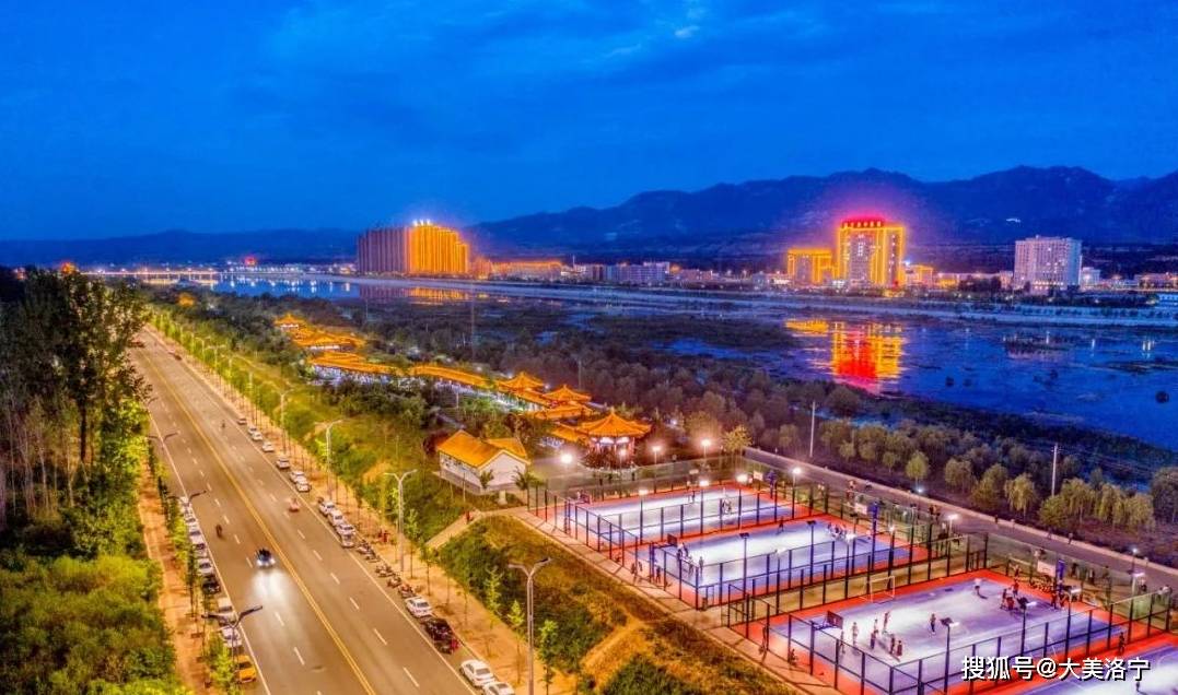 原创夜游洛宁滨河公园