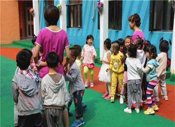 因为|“新型冷暴力”正在幼儿园盛行，孩子表达不出来，家长也一无所知