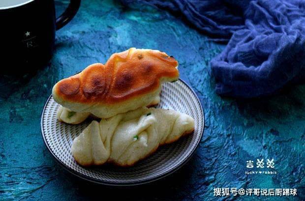 天气|早餐必做的煎卷子，松软香甜，底部金黄焦脆，一个不够两个管饱！