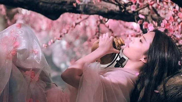 影视剧中12版美人醉酒，有人懵懂可爱有人妩媚动人，竟都输给了她