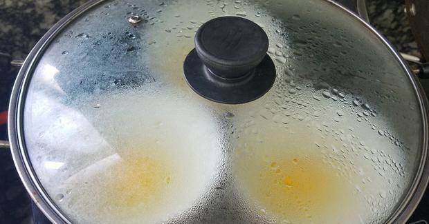 碗底|天气炎热,试试这道水煮荷包蛋,不用油也能做,好吃好看又清淡