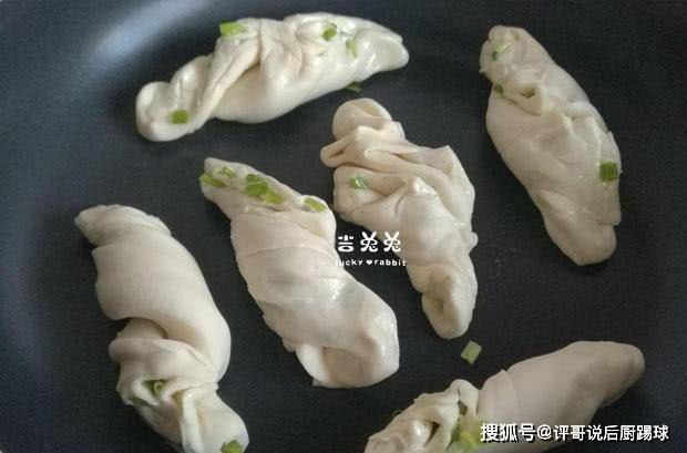 天气|早餐必做的煎卷子，松软香甜，底部金黄焦脆，一个不够两个管饱！