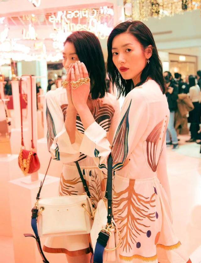 感觉|158张韶涵和178刘雯撞衫，相差20厘米气质就是不一样