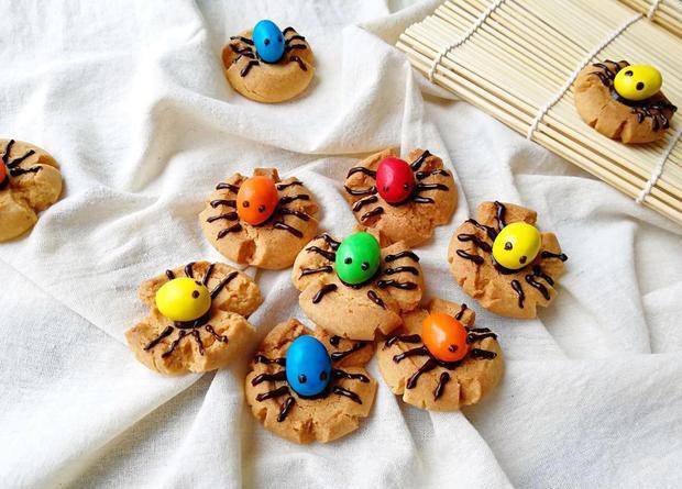 可以跟孩子一起做的饼干，干净卫生味道好，造型有趣像蜘蛛