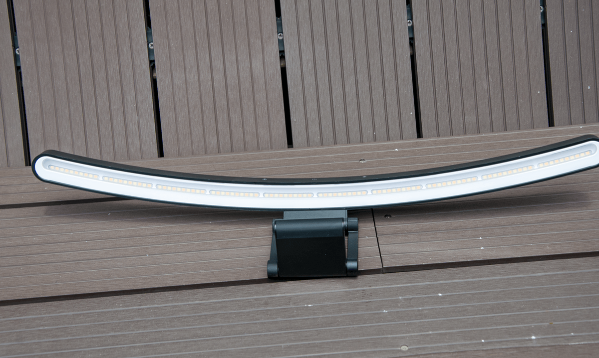 调节|电竞玩家福音，LYMAX曲面屏幕挂灯给你完美的曲面屏照明解决方案