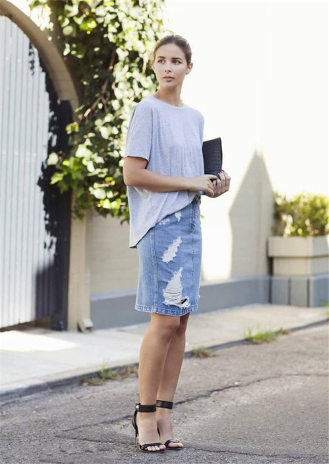 瞬间|岁月不留情，牛仔裙帮你“隐瞒”真实年龄，气质不减当年