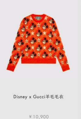 气色|何雯娜携家人拜年，穿10900元毛衣气色真好，哪像刚生完孩子的妈