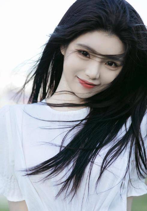 氛围|丝芭是不是开了“鞠学”课？各个妆容和神态都太像小鞠了