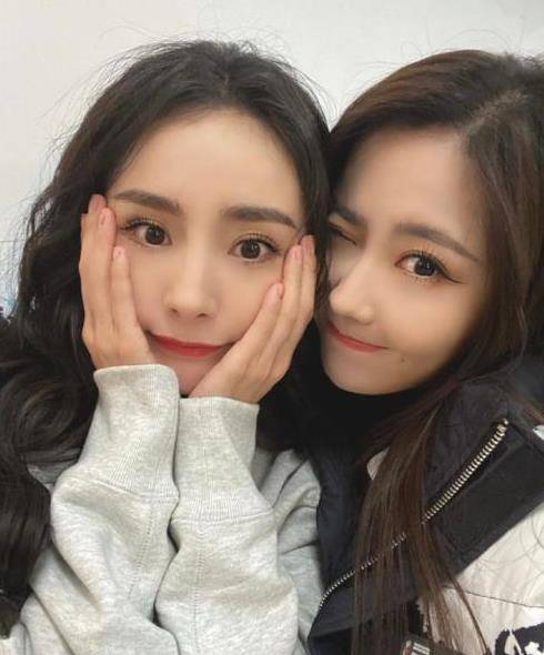 氛围|丝芭是不是开了“鞠学”课？各个妆容和神态都太像小鞠了