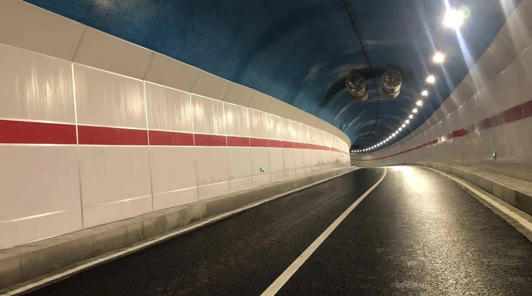 美涂士一体板携手中铁隧道局打造长沙梅溪湖麓景路隧道