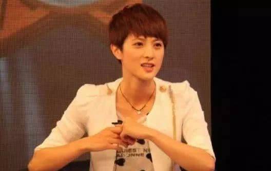 八卦|她是靳东初恋，跟刘恺威是老搭档，如今40岁颜值气质不输杨幂！