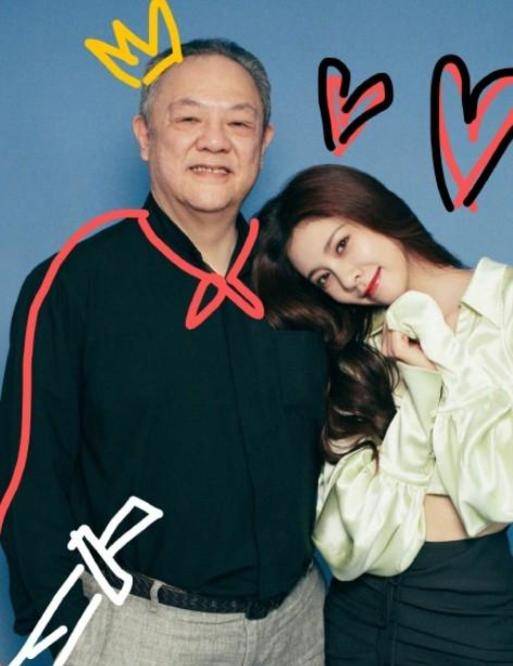 漂亮|宋妍霏大胆尝试“烟熏妆”，全程素颜怼脸拍，效果出来美翻众人！！