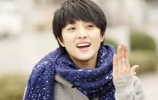 八卦|她是靳东初恋，跟刘恺威是老搭档，如今40岁颜值气质不输杨幂！