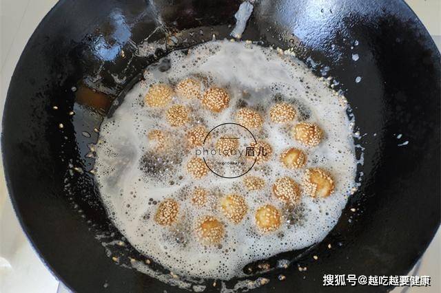 清水|要过年了,这个小零食学起来,香酥美味,不用烤箱就能做