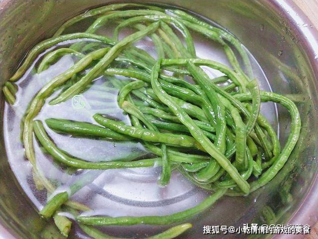 凉水|夏季早餐这样做,皮薄馅大,美味解馋,营养足,做一次吃三天