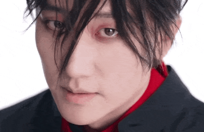 西装|?男星彩妆太油腻!张艺兴像年画娃娃，灵超的病态妆让人直呼可怕