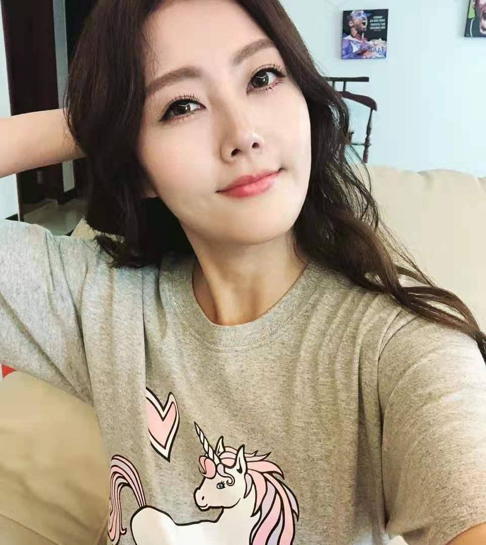 清醒|36岁女星官宣生二胎！孕期频繁出血胃食道逆流，提前剖腹全程清醒