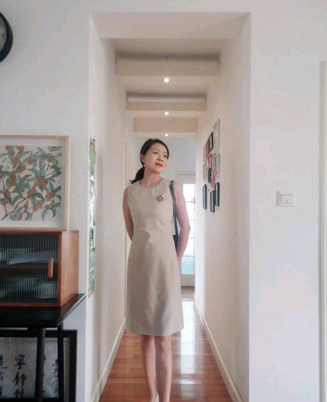 能在|会穿衣搭配很关键，只要会搭配，穿上基础款也能在人群中脱颖而出