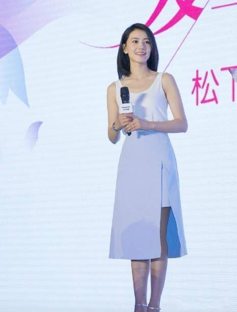 黑色|比T恤凉爽，比衬衫百搭，夏天穿老爹背心才应景，时髦飒爽太酷了