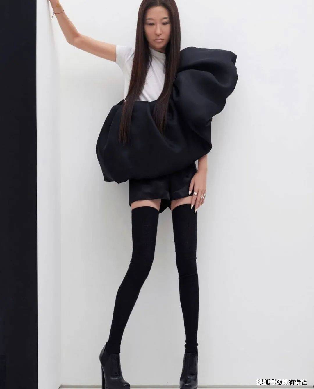 父亲|72岁Vera Wang蹦迪庆生，婚纱女王的人生有多爽？