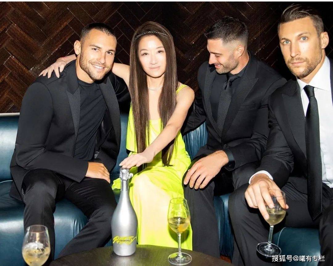 父亲|72岁Vera Wang蹦迪庆生，婚纱女王的人生有多爽？