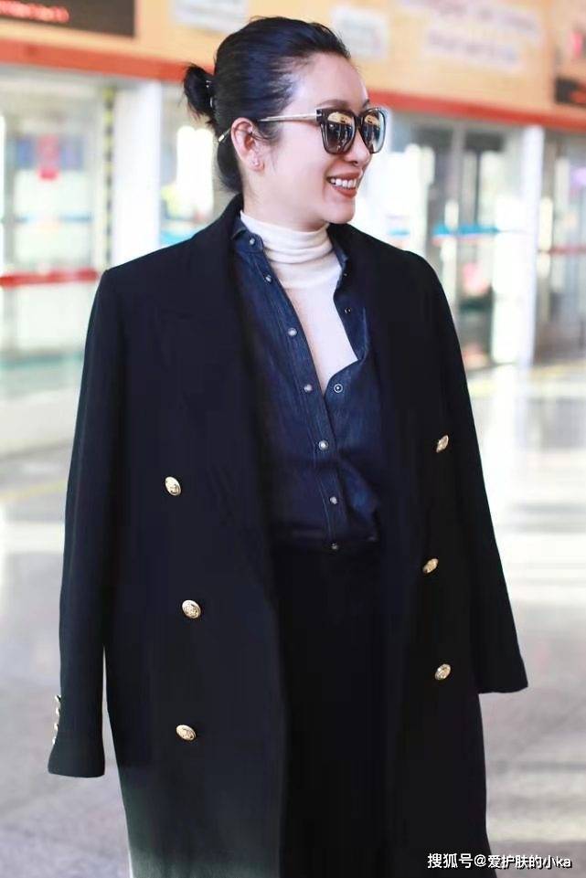 公主|秦海璐被老公宠成公主,穿牛仔装洋气,皮肤粉嫩减龄得不像42岁