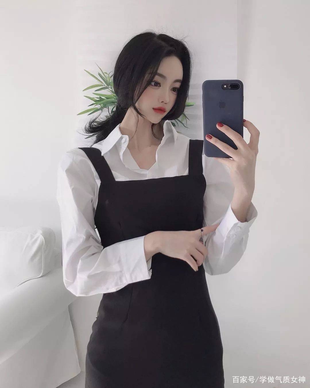 黑色|裙子里穿什么？现在这么穿才时髦！