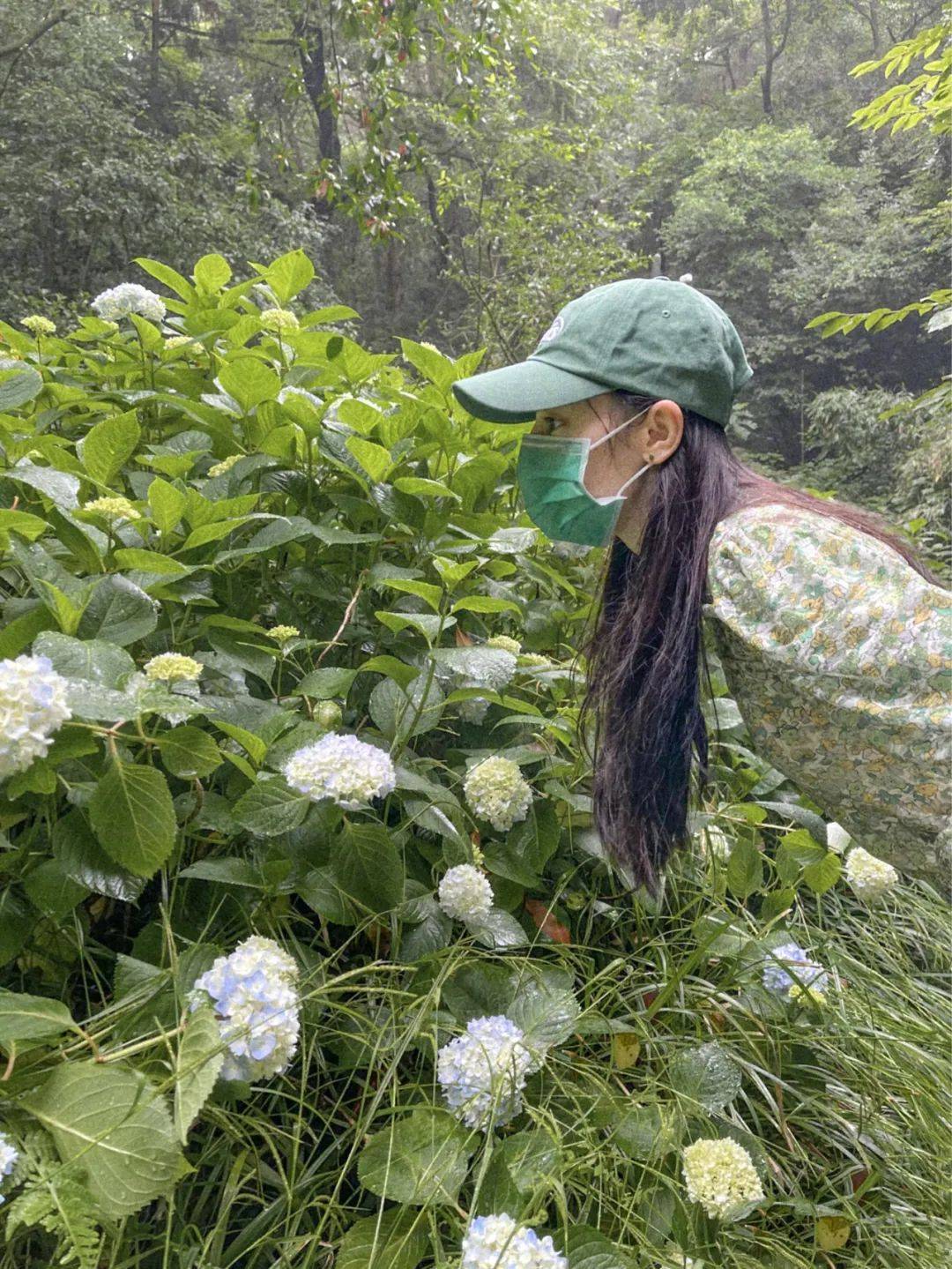 增加了|沈梦辰、孟美岐、迪丽热巴还有李一桐四人穿着清新时尚,粉蜡绿色适合夏季