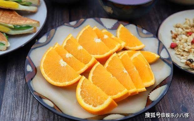 主动|孩子吃早餐从来不用我催，到点准时坐过来，一桌子主动全吃光