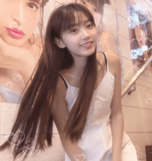 半藏森林晒出刘海近照,看清模样网友:别当网红了,跪求进圈_照片