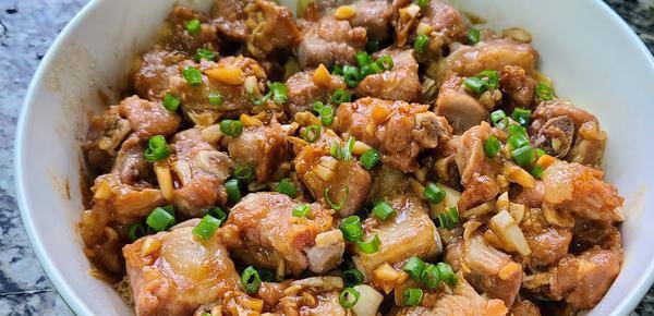 在家怎么做牛排骨简单又好吃 024e52f39b6445058fff01e78ecef45b.jpeg